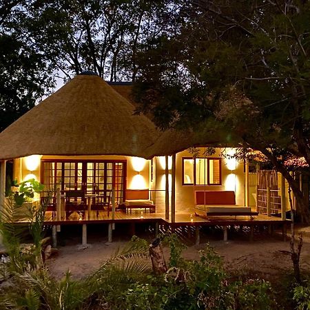 Ndhovu Safari Lodge Mahango Luaran gambar