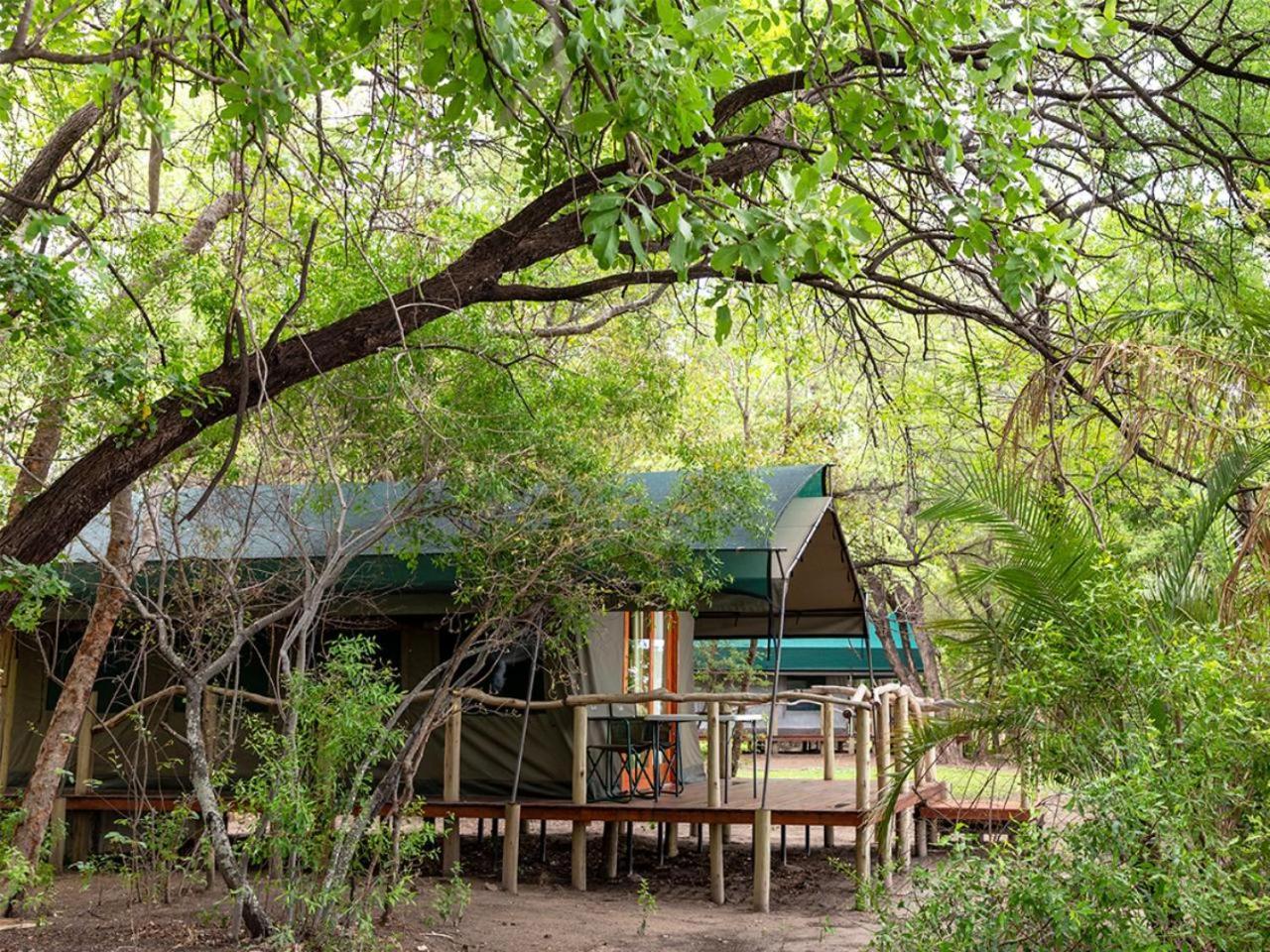 Ndhovu Safari Lodge Mahango Luaran gambar